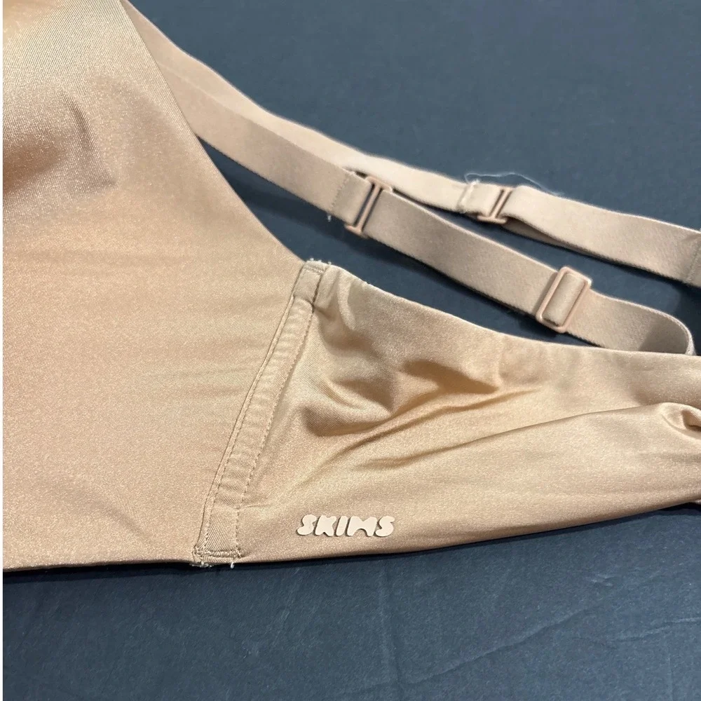 SKIMS Fits Everybody Wireless Form Bra Tan Nude Size 40B Adjustable Straps - Picture 6 of 8